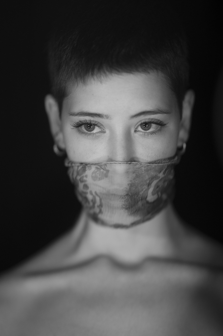 最新女生扇臉現(xiàn)象探究，背后的原因及應(yīng)對之策